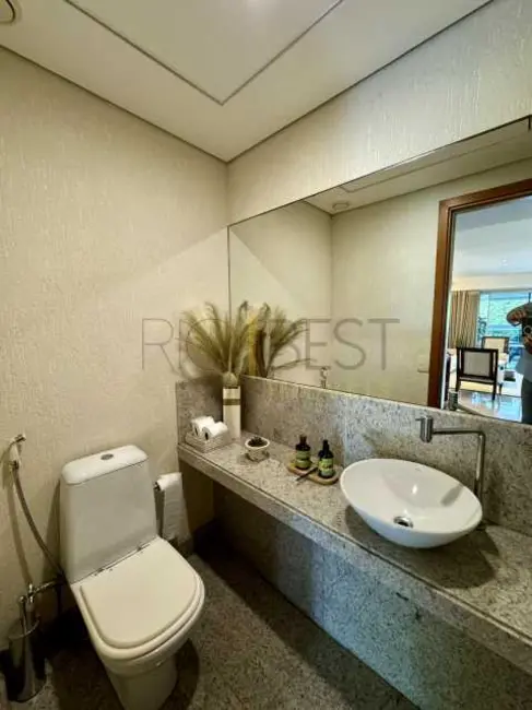 Apartamento com 4 quartos à venda, 185m2 em Rio De Janeiro - RJ - imagem 9 Foto 9 de Apartamento com 4 quartos à venda, 185m2 em Rio De Janeiro - RJ