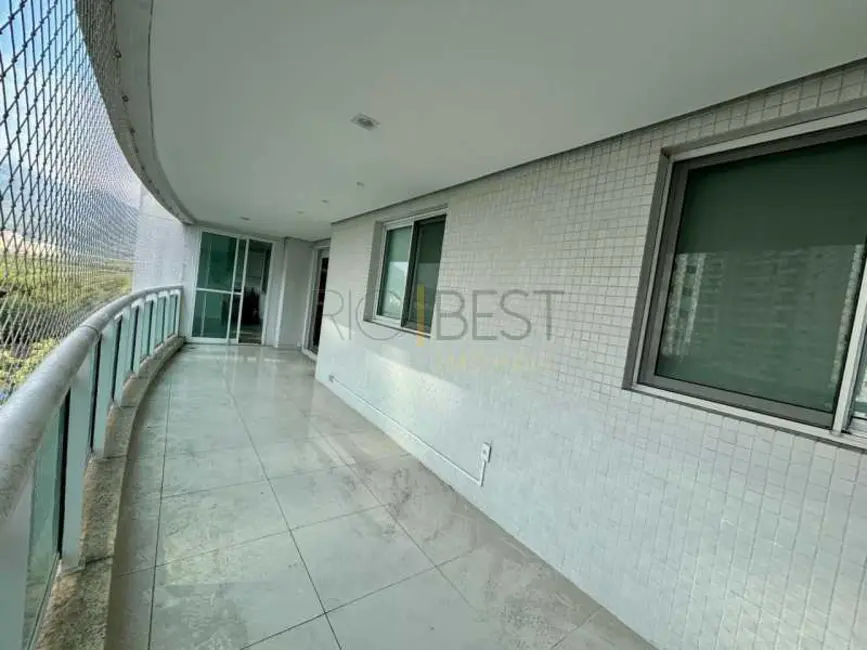 Apartamento com 3 quartos para alugar, 112m2 em Rio De Janeiro - RJ - imagem 5 Foto 5 de Apartamento com 3 quartos para alugar, 112m2 em Rio De Janeiro - RJ