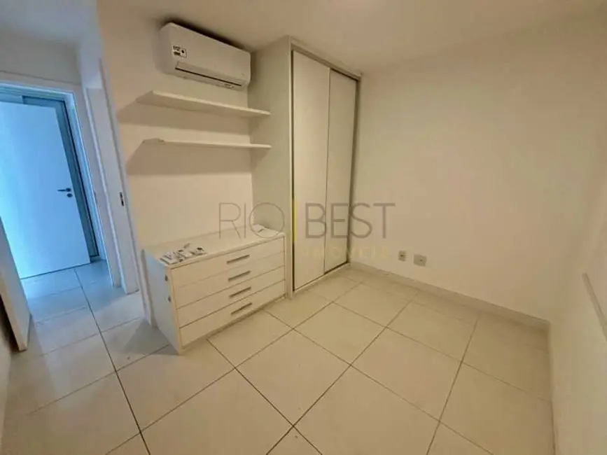 Apartamento com 3 quartos para alugar, 112m2 em Rio De Janeiro - RJ - imagem 8 Foto 8 de Apartamento com 3 quartos para alugar, 112m2 em Rio De Janeiro - RJ