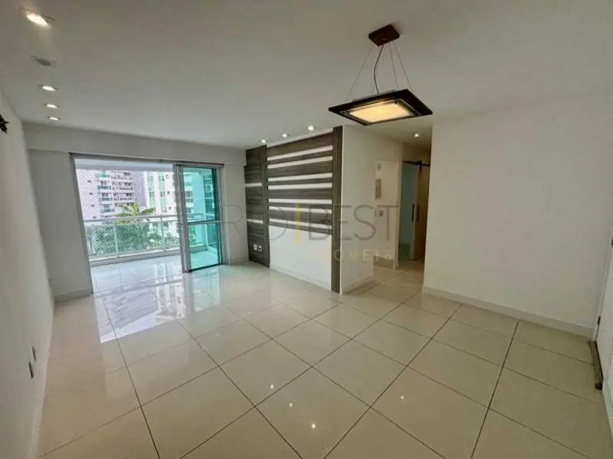 Apartamento com 3 quartos para alugar, 112m2 em Rio De Janeiro - RJ - imagem 3 Foto 3 de Apartamento com 3 quartos para alugar, 112m2 em Rio De Janeiro - RJ