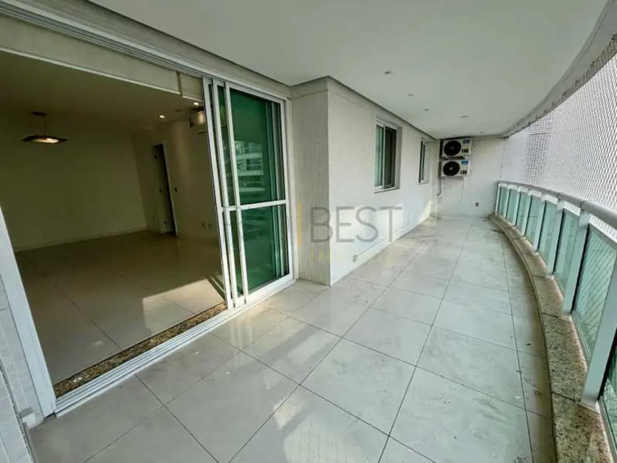 Apartamento com 3 quartos para alugar, 112m2 em Rio De Janeiro - RJ - imagem 4 Foto 4 de Apartamento com 3 quartos para alugar, 112m2 em Rio De Janeiro - RJ