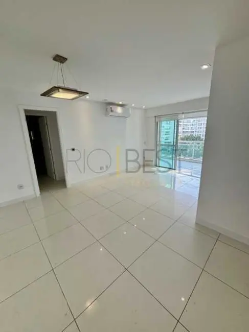 Apartamento com 3 quartos para alugar, 112m2 em Rio De Janeiro - RJ - imagem 1 Foto 1 de Apartamento com 3 quartos para alugar, 112m2 em Rio De Janeiro - RJ