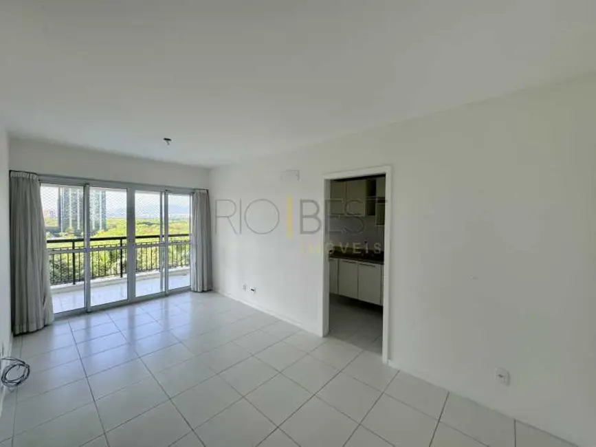 Foto 2 de Apartamento com 2 quartos para alugar, 75m2 em Rio De Janeiro - RJ