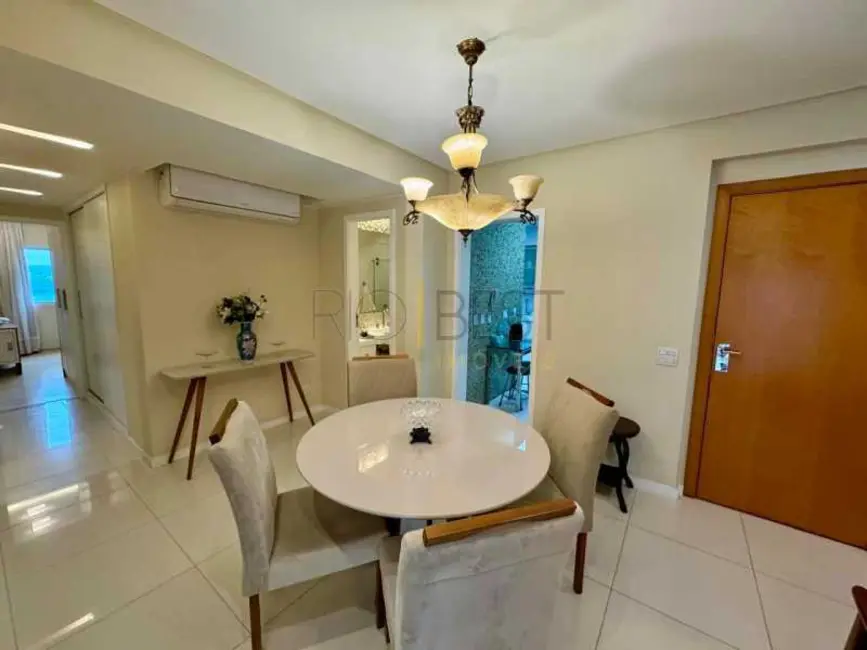 Apartamento com 3 quartos à venda e para alugar, 121m2 em Rio De Janeiro - RJ - imagem 4 Foto 4 de Apartamento com 3 quartos à venda e para alugar, 121m2 em Rio De Janeiro - RJ