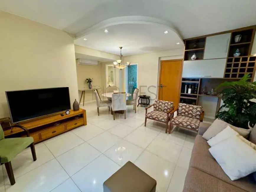 Apartamento com 3 quartos à venda e para alugar, 121m2 em Rio De Janeiro - RJ - imagem 6 Foto 6 de Apartamento com 3 quartos à venda e para alugar, 121m2 em Rio De Janeiro - RJ