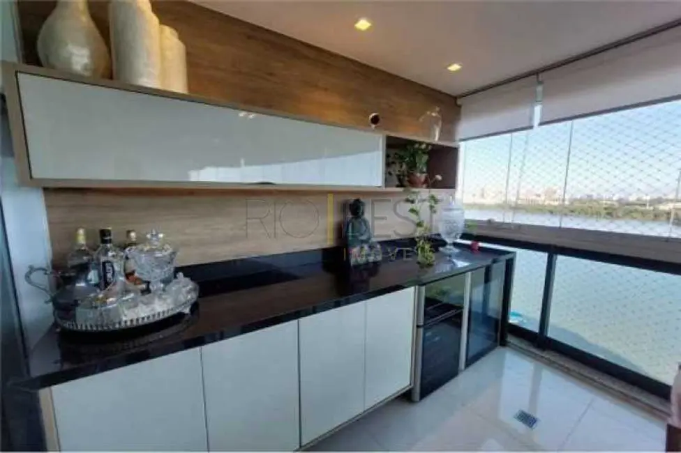 Apartamento com 4 quartos à venda, 131m2 em Rio De Janeiro - RJ - imagem 2 Foto 2 de Apartamento com 4 quartos à venda, 131m2 em Rio De Janeiro - RJ