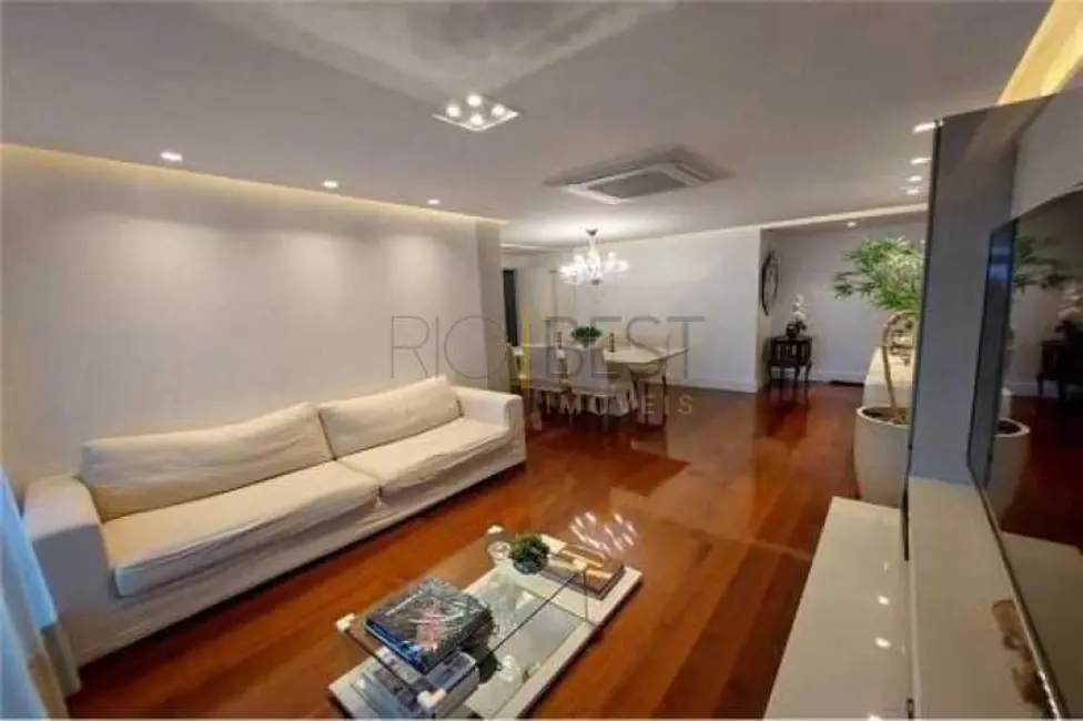 Apartamento com 4 quartos à venda, 131m2 em Rio De Janeiro - RJ - imagem 9 Foto 9 de Apartamento com 4 quartos à venda, 131m2 em Rio De Janeiro - RJ