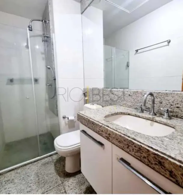 Apartamento com 4 quartos para alugar, 134m2 em Rio De Janeiro - RJ - imagem 8 Foto 8 de Apartamento com 4 quartos para alugar, 134m2 em Rio De Janeiro - RJ