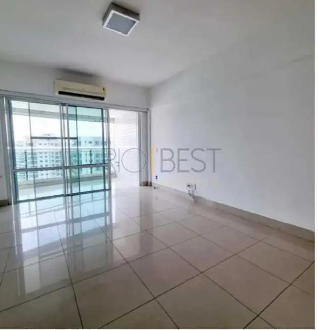 Apartamento com 4 quartos para alugar, 134m2 em Rio De Janeiro - RJ - imagem 3 Foto 3 de Apartamento com 4 quartos para alugar, 134m2 em Rio De Janeiro - RJ