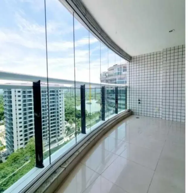 Apartamento com 4 quartos para alugar, 134m2 em Rio De Janeiro - RJ - imagem 2 Foto 2 de Apartamento com 4 quartos para alugar, 134m2 em Rio De Janeiro - RJ