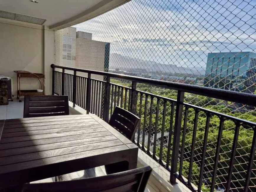 Foto 2 de Apartamento com 2 quartos à venda, 77m2 em Rio De Janeiro - RJ