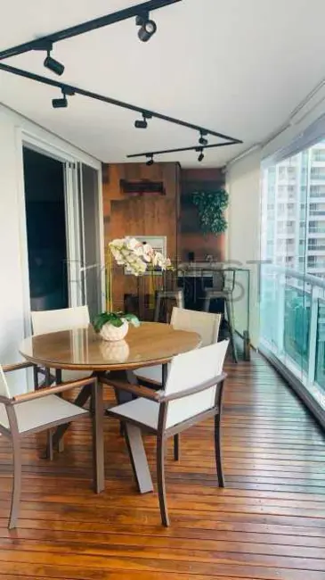 Apartamento com 2 quartos para alugar, 110m2 em Rio De Janeiro - RJ - imagem 8 Foto 8 de Apartamento com 2 quartos para alugar, 110m2 em Rio De Janeiro - RJ