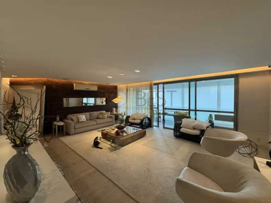 Foto 2 de Apartamento com 3 quartos à venda, 250m2 em Rio De Janeiro - RJ