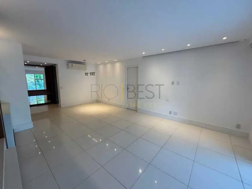 Foto 4 de Apartamento com 3 quartos para alugar, 133m2 em Rio De Janeiro - RJ