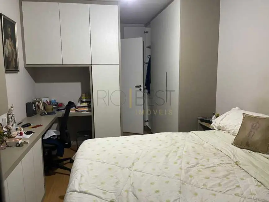 Apartamento com 3 quartos à venda, 130m2 em Rio De Janeiro - RJ - imagem 4 Foto 4 de Apartamento com 3 quartos à venda, 130m2 em Rio De Janeiro - RJ