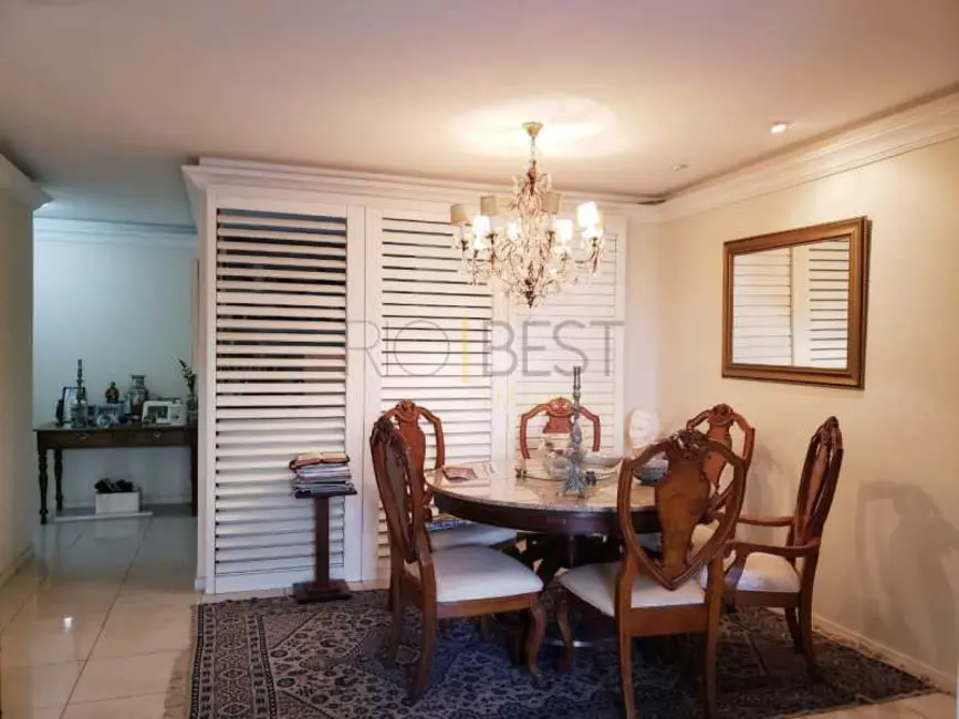 Apartamento com 3 quartos à venda, 130m2 em Rio De Janeiro - RJ - imagem 2 Foto 2 de Apartamento com 3 quartos à venda, 130m2 em Rio De Janeiro - RJ