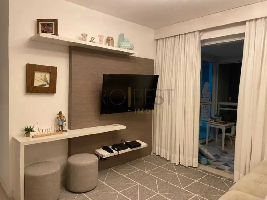 Foto 2 de Apartamento com 2 quartos para alugar, 111m2 em Rio De Janeiro - RJ