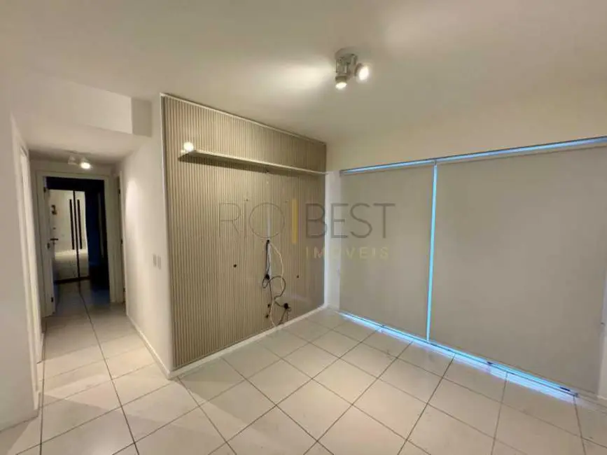 Apartamento com 3 quartos para alugar, 92m2 em Rio De Janeiro - RJ - imagem 2 Foto 2 de Apartamento com 3 quartos para alugar, 92m2 em Rio De Janeiro - RJ