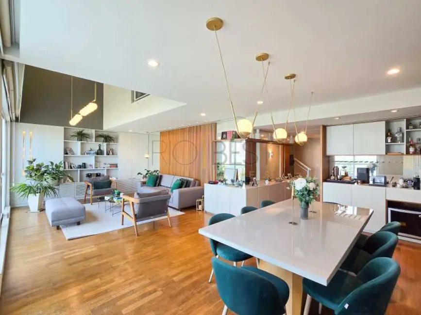 Apartamento com 4 quartos à venda, 227m2 em Rio De Janeiro - RJ - imagem 1 Foto 1 de Apartamento com 4 quartos à venda, 227m2 em Rio De Janeiro - RJ