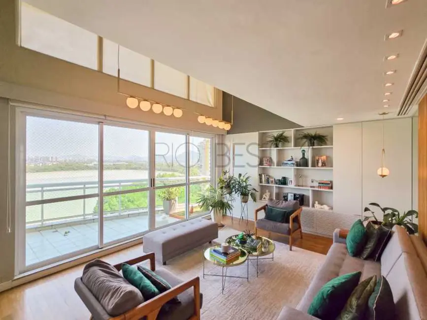 Apartamento com 4 quartos à venda, 227m2 em Rio De Janeiro - RJ - imagem 3 Foto 3 de Apartamento com 4 quartos à venda, 227m2 em Rio De Janeiro - RJ