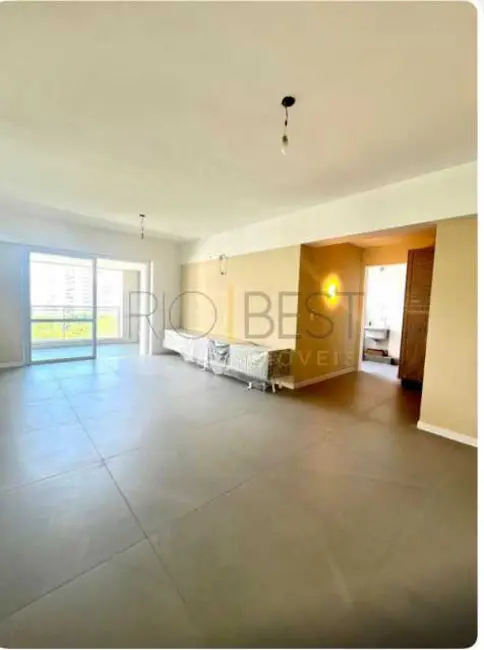 Apartamento com 3 quartos à venda, 151m2 em Rio De Janeiro - RJ - imagem 6 Foto 6 de Apartamento com 3 quartos à venda, 151m2 em Rio De Janeiro - RJ