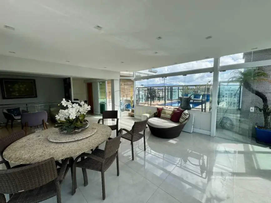 Cobertura com 3 quartos à venda, 260m2 em Rio De Janeiro - RJ - imagem 3 Foto 3 de Cobertura com 3 quartos à venda, 260m2 em Rio De Janeiro - RJ