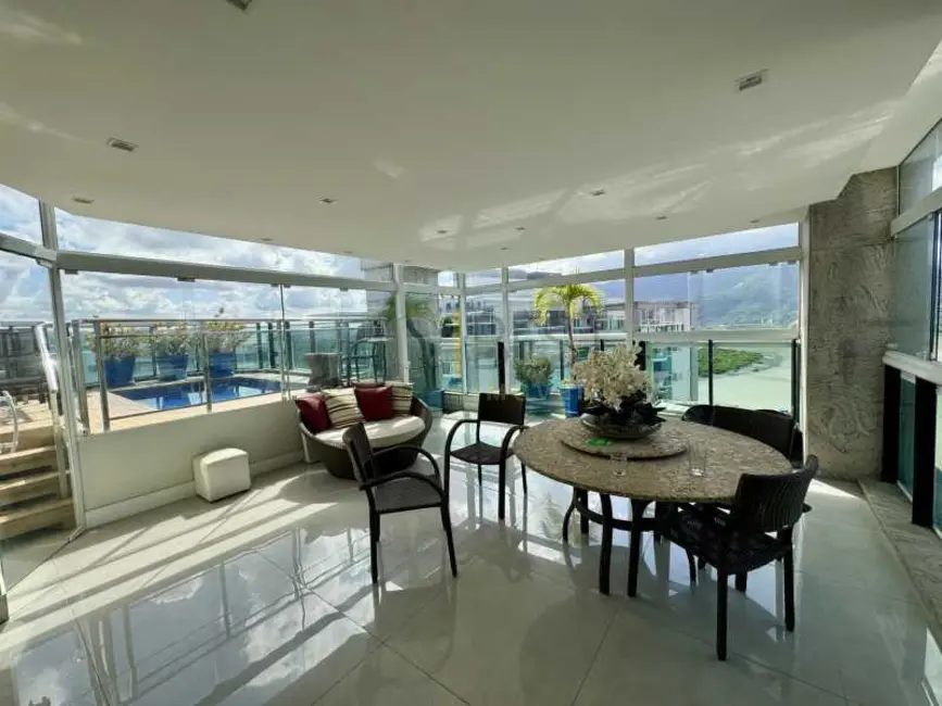 Cobertura com 3 quartos à venda, 260m2 em Rio De Janeiro - RJ - imagem 4 Foto 4 de Cobertura com 3 quartos à venda, 260m2 em Rio De Janeiro - RJ
