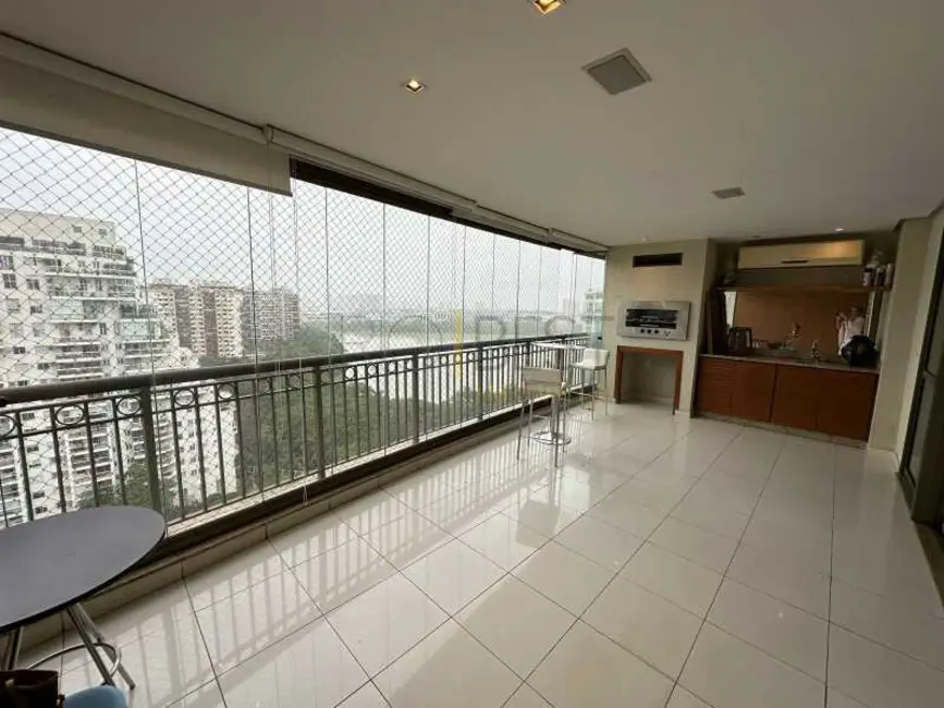 Cobertura com 4 quartos para alugar, 360m2 em Rio De Janeiro - RJ - imagem 4 Foto 4 de Cobertura com 4 quartos para alugar, 360m2 em Rio De Janeiro - RJ