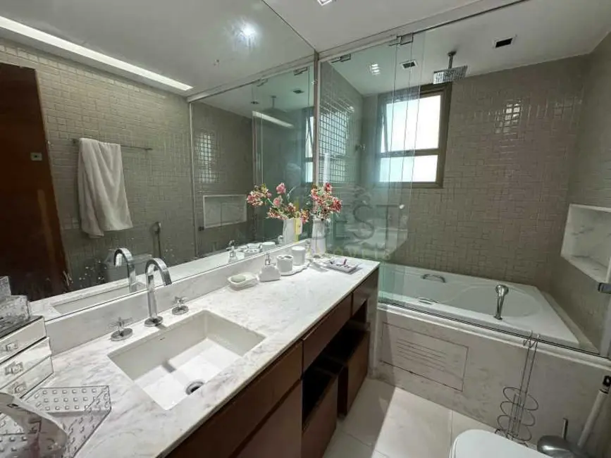 Cobertura com 4 quartos para alugar, 360m2 em Rio De Janeiro - RJ - imagem 8 Foto 8 de Cobertura com 4 quartos para alugar, 360m2 em Rio De Janeiro - RJ