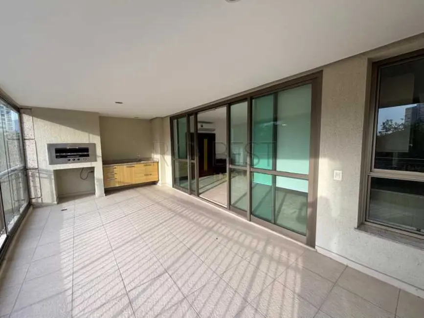 Apartamento com 4 quartos para alugar, 180m2 em Rio De Janeiro - RJ - imagem 1 Foto 1 de Apartamento com 4 quartos para alugar, 180m2 em Rio De Janeiro - RJ
