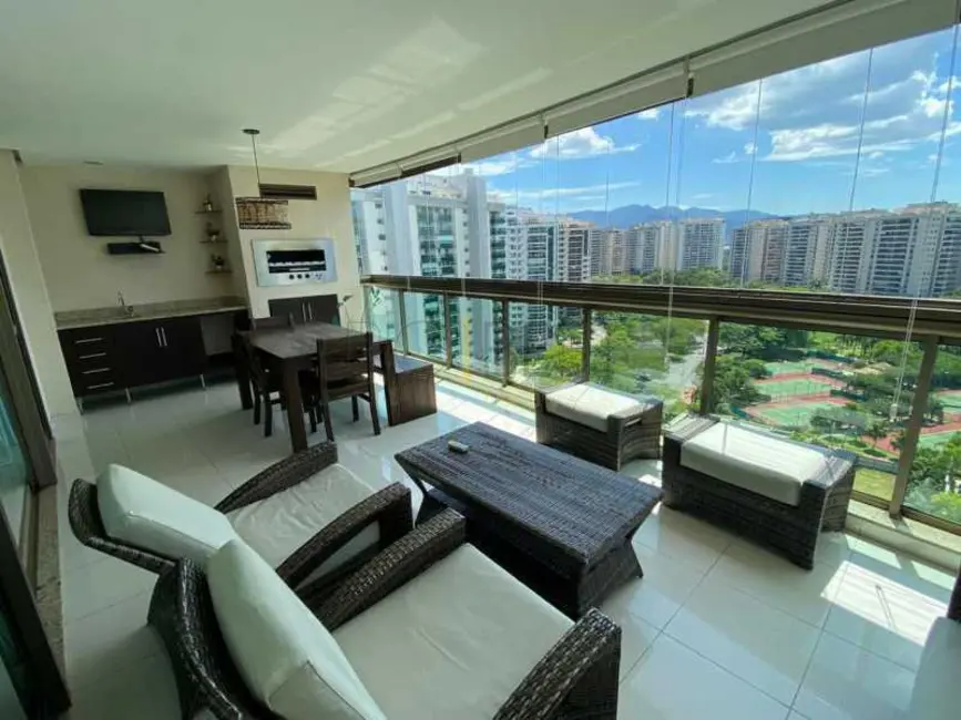 Foto 2 de Apartamento com 4 quartos para alugar, 180m2 em Rio De Janeiro - RJ