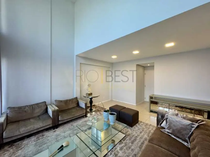 Apartamento com 3 quartos à venda e para alugar, 150m2 em Rio De Janeiro - RJ - imagem 4 Foto 4 de Apartamento com 3 quartos à venda e para alugar, 150m2 em Rio De Janeiro - RJ