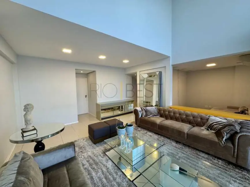 Apartamento com 3 quartos à venda e para alugar, 150m2 em Rio De Janeiro - RJ - imagem 5 Foto 5 de Apartamento com 3 quartos à venda e para alugar, 150m2 em Rio De Janeiro - RJ
