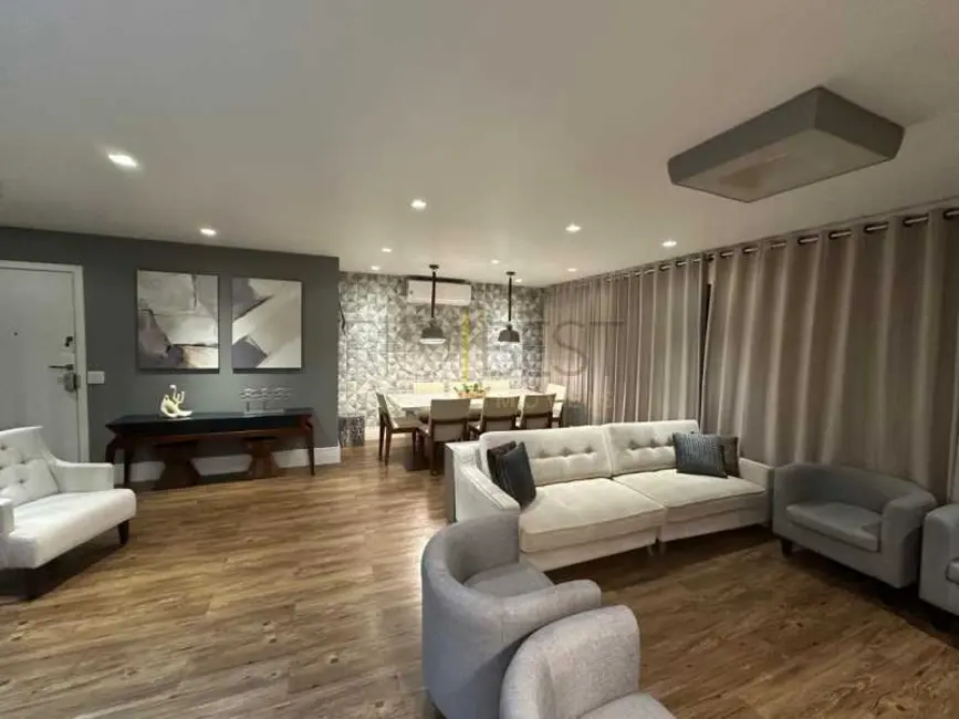 Apartamento com 3 quartos à venda, 160m2 em Rio De Janeiro - RJ - imagem 2 Foto 2 de Apartamento com 3 quartos à venda, 160m2 em Rio De Janeiro - RJ