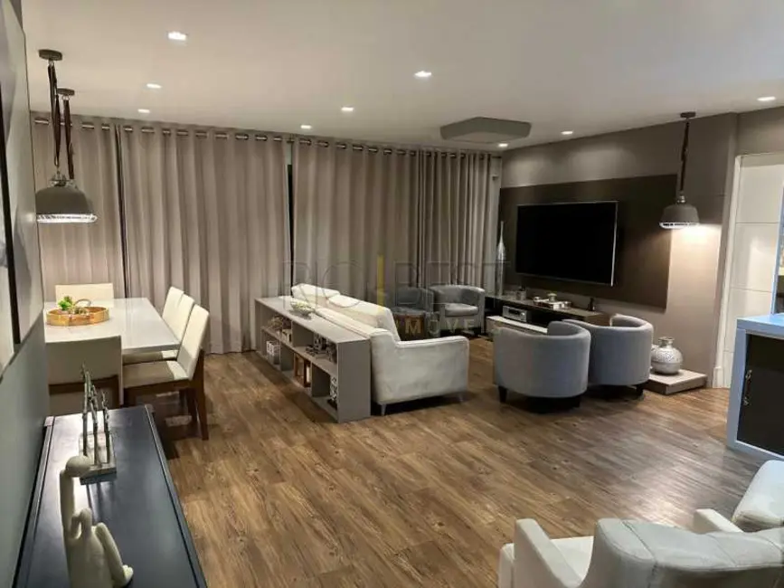 Apartamento com 3 quartos à venda, 160m2 em Rio De Janeiro - RJ - imagem 6 Foto 6 de Apartamento com 3 quartos à venda, 160m2 em Rio De Janeiro - RJ