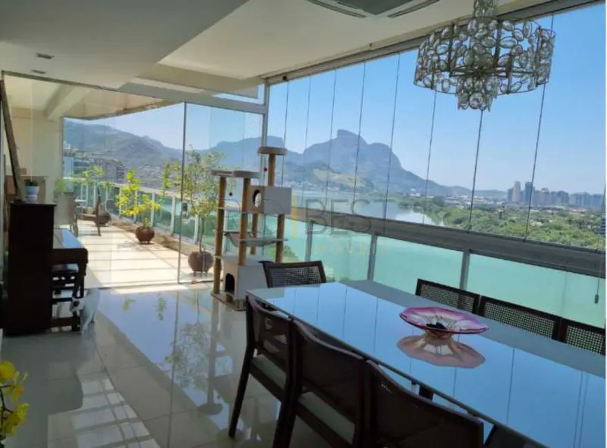 Cobertura com 3 quartos para alugar, 190m2 em Rio De Janeiro - RJ - imagem 5 Foto 5 de Cobertura com 3 quartos para alugar, 190m2 em Rio De Janeiro - RJ