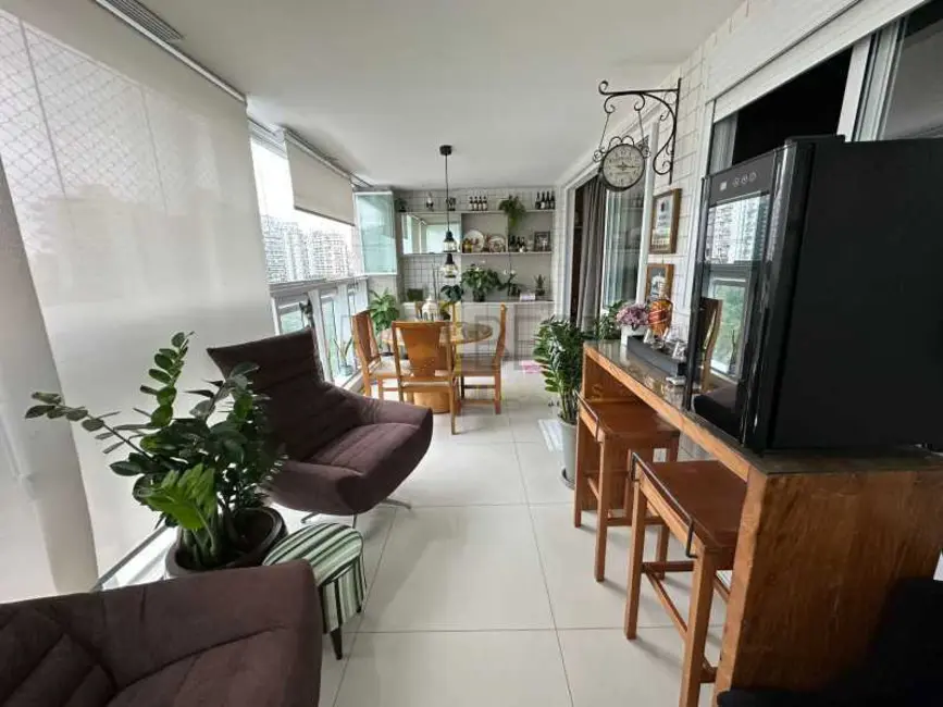 Foto 8 de Apartamento com 4 quartos para alugar, 160m2 em Rio De Janeiro - RJ