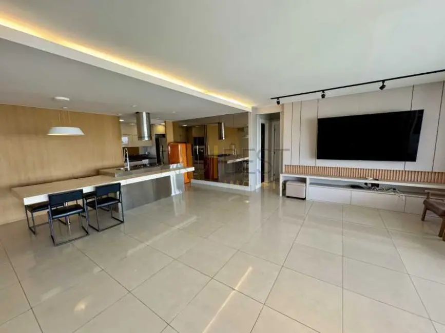Apartamento com 3 quartos à venda e para alugar, 195m2 em Rio De Janeiro - RJ - imagem 7 Foto 7 de Apartamento com 3 quartos à venda e para alugar, 195m2 em Rio De Janeiro - RJ