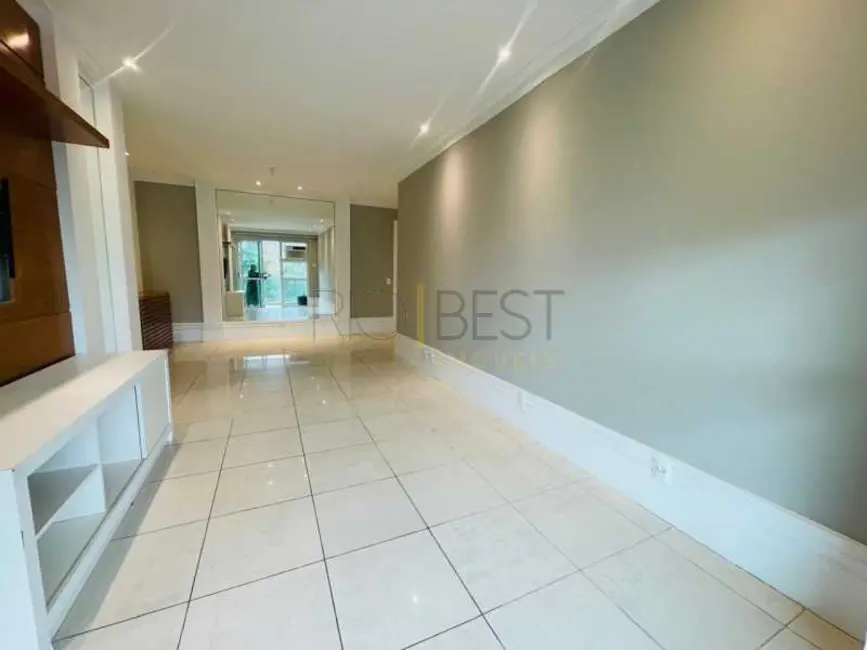 Apartamento com 2 quartos à venda, 100m2 em Rio De Janeiro - RJ - imagem 3 Foto 3 de Apartamento com 2 quartos à venda, 100m2 em Rio De Janeiro - RJ