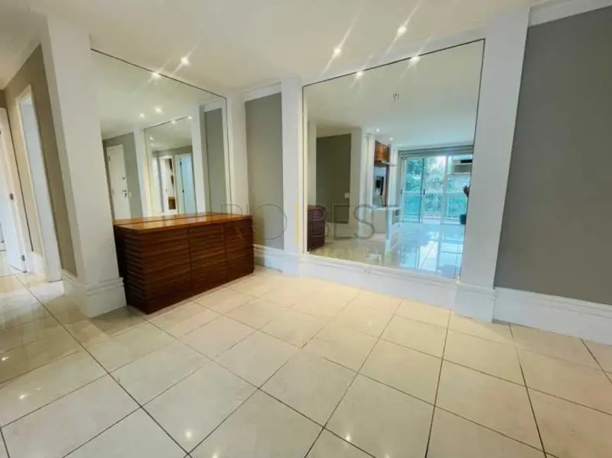 Apartamento com 2 quartos à venda, 100m2 em Rio De Janeiro - RJ - imagem 4 Foto 4 de Apartamento com 2 quartos à venda, 100m2 em Rio De Janeiro - RJ