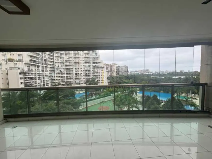 Apartamento com 4 quartos para alugar, 179m2 em Rio De Janeiro - RJ - imagem 3 Foto 3 de Apartamento com 4 quartos para alugar, 179m2 em Rio De Janeiro - RJ