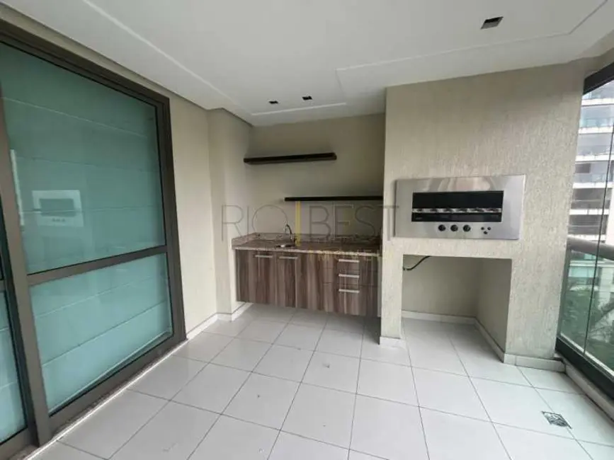 Apartamento com 4 quartos para alugar, 179m2 em Rio De Janeiro - RJ - imagem 5 Foto 5 de Apartamento com 4 quartos para alugar, 179m2 em Rio De Janeiro - RJ