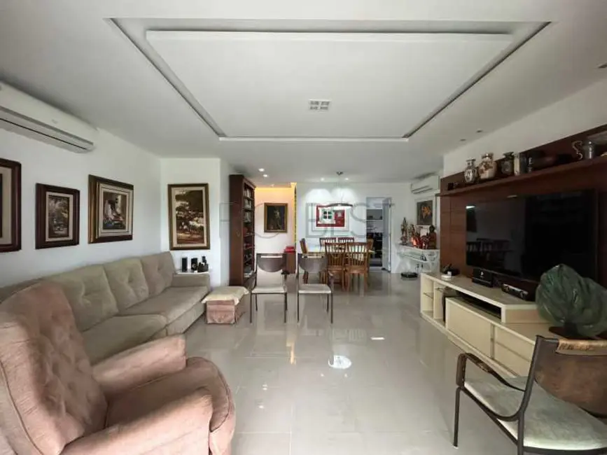 Foto 2 de Apartamento com 4 quartos à venda, 160m2 em Rio De Janeiro - RJ