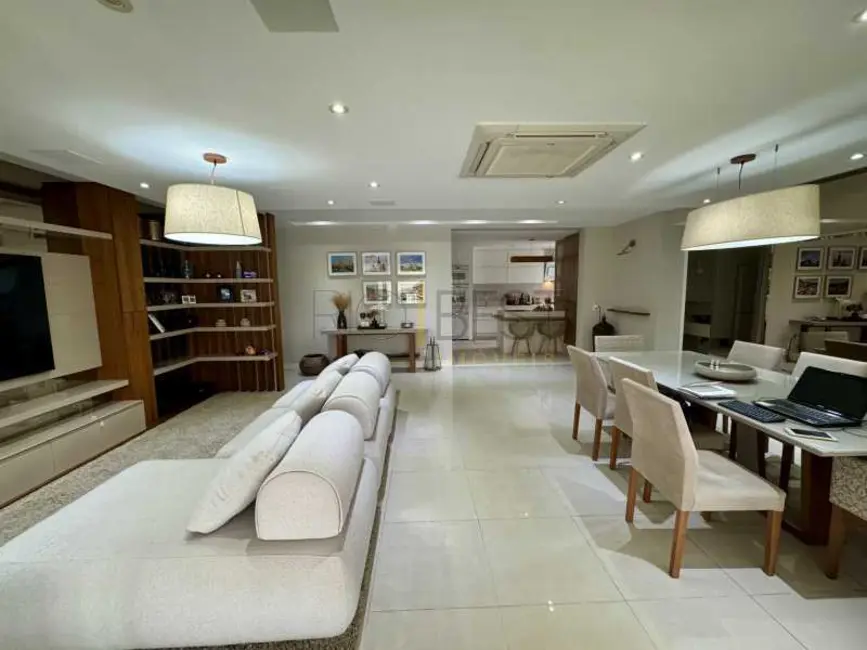 Foto 2 de Apartamento com 4 quartos à venda, 192m2 em Rio De Janeiro - RJ