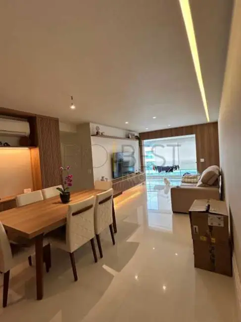 Apartamento com 3 quartos à venda, 127m2 em Rio De Janeiro - RJ - imagem 5 Foto 5 de Apartamento com 3 quartos à venda, 127m2 em Rio De Janeiro - RJ