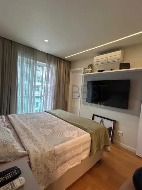 Apartamento com 3 quartos à venda, 127m2 em Rio De Janeiro - RJ - imagem 9 Foto 9 de Apartamento com 3 quartos à venda, 127m2 em Rio De Janeiro - RJ