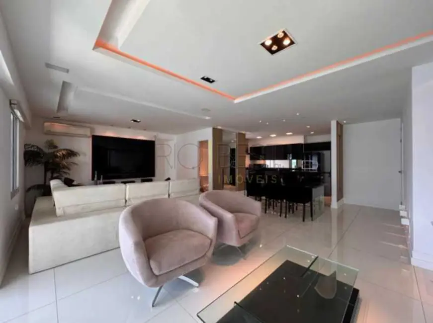 Foto 3 de Apartamento com 3 quartos à venda, 160m2 em Rio De Janeiro - RJ