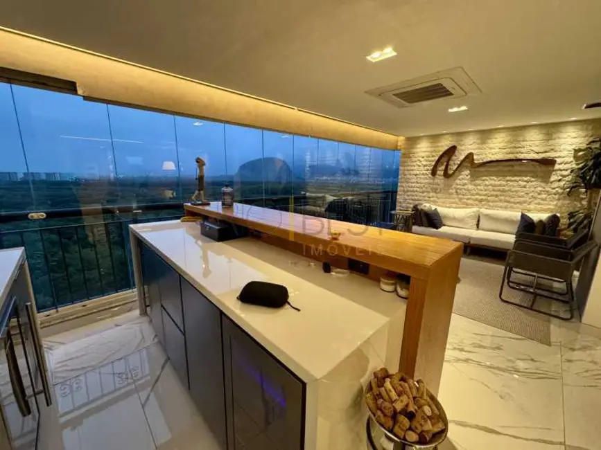 Apartamento com 3 quartos à venda, 170m2 em Rio De Janeiro - RJ - imagem 1 Foto 1 de Apartamento com 3 quartos à venda, 170m2 em Rio De Janeiro - RJ