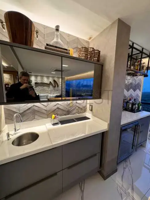 Apartamento com 3 quartos à venda, 170m2 em Rio De Janeiro - RJ - imagem 3 Foto 3 de Apartamento com 3 quartos à venda, 170m2 em Rio De Janeiro - RJ