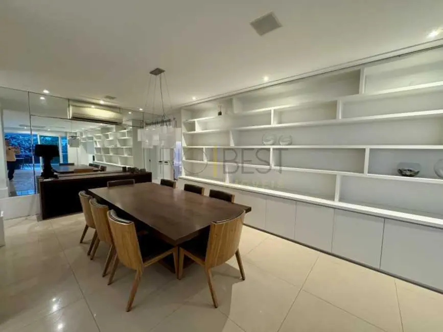 Apartamento com 4 quartos à venda e para alugar, 291m2 em Rio De Janeiro - RJ - imagem 4 Foto 4 de Apartamento com 4 quartos à venda e para alugar, 291m2 em Rio De Janeiro - RJ
